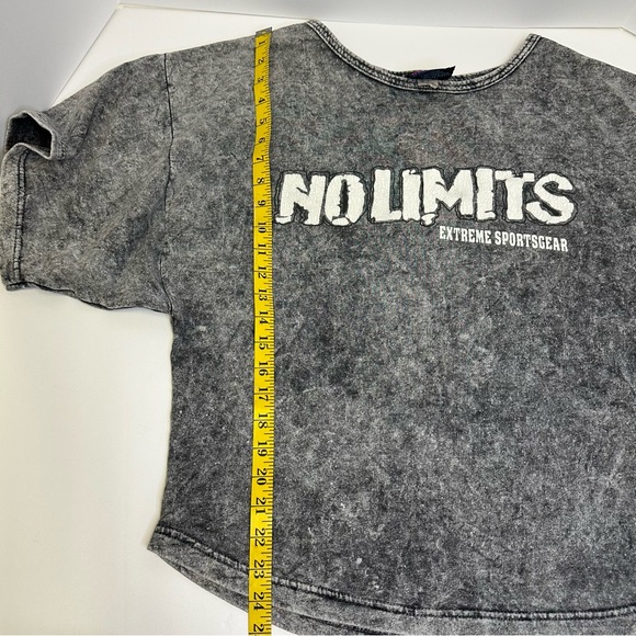 Vintage No Limits Extreme Sports Gear Distressed Black Sweatshirt Size M - Picture 7 of 8